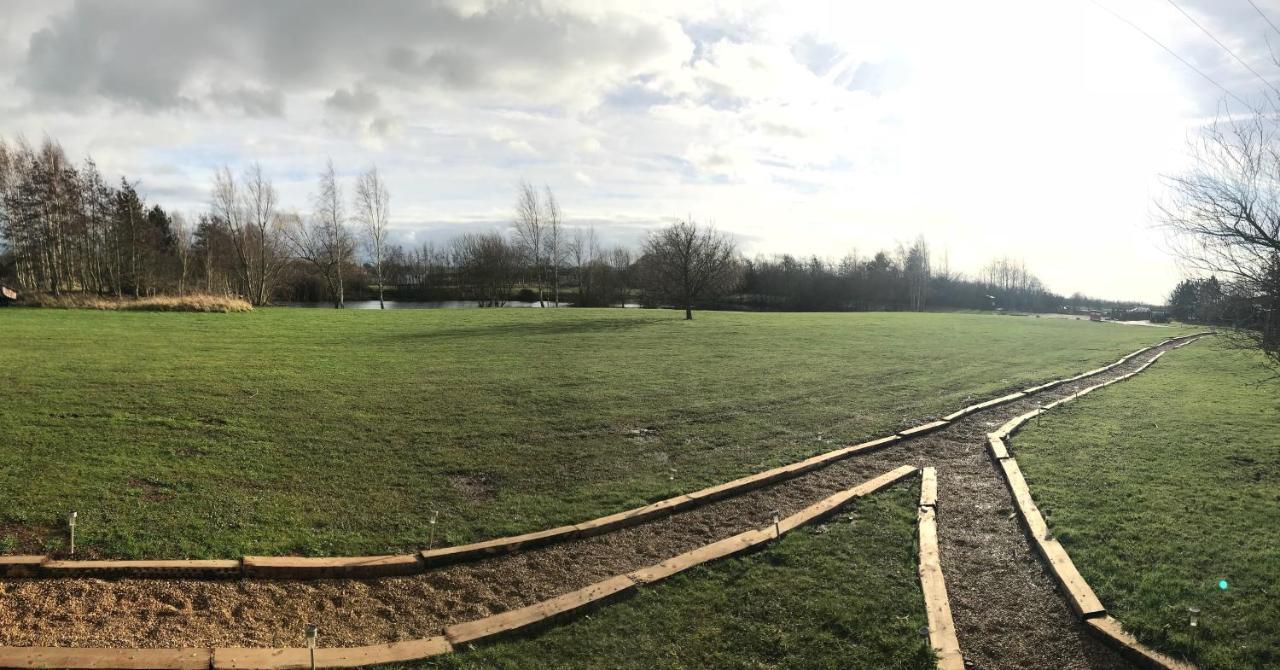 נוטינגהאם Elton Barn Fishery & Retreat מראה חיצוני תמונה